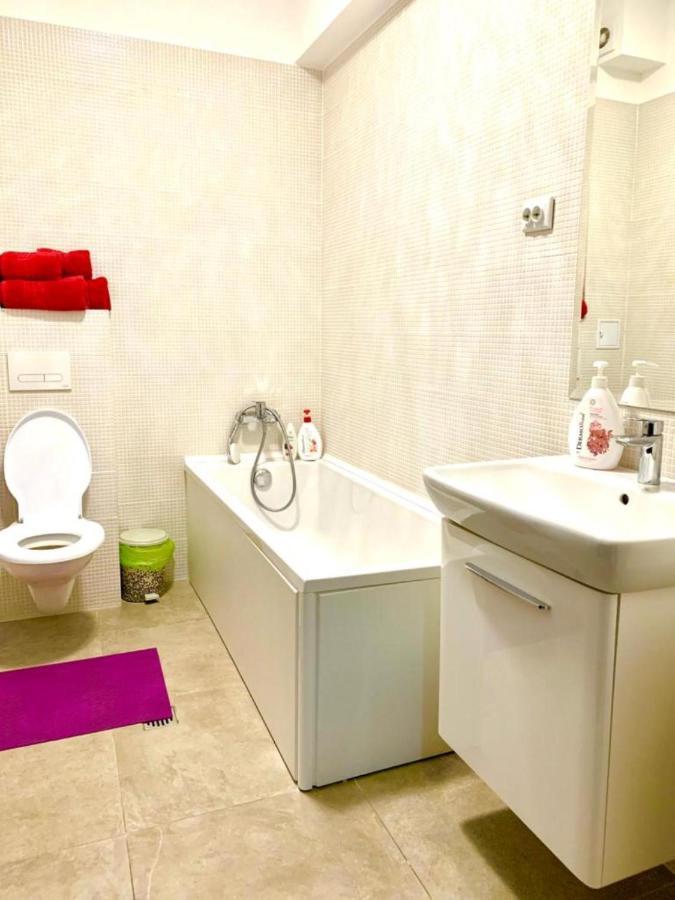 Karina New Flat Near Palas Mall Iasi Ngoại thất bức ảnh